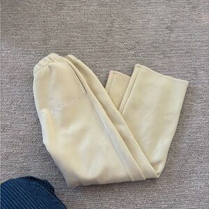 Butter yellow exclusive dandy worldwide set